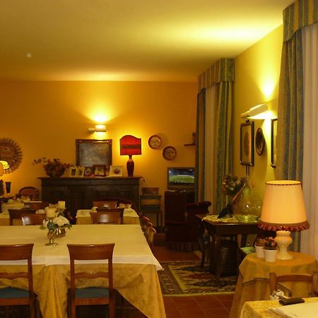 Hotel La Rocca Γκούμπιο Εξωτερικό φωτογραφία