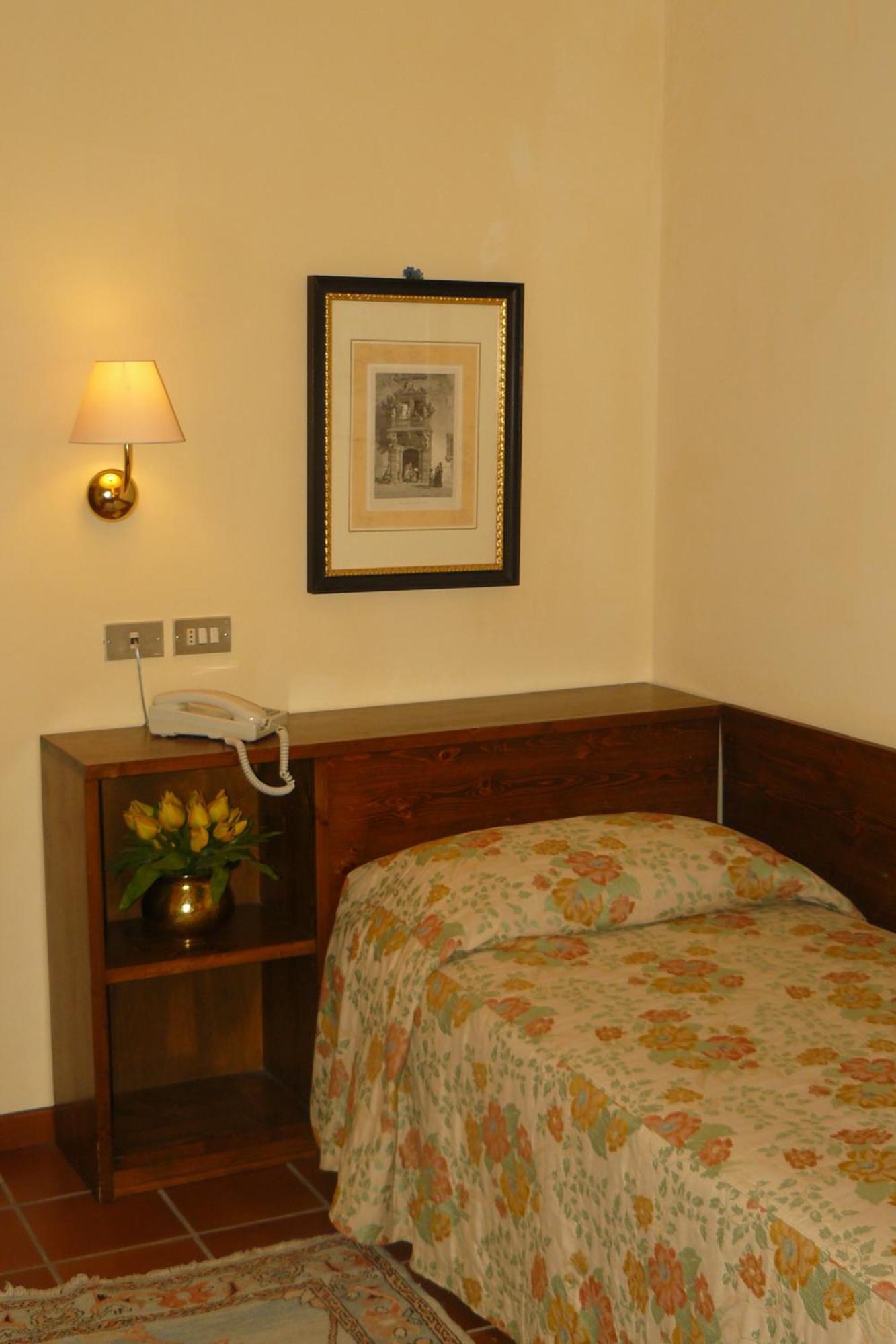 Hotel La Rocca Γκούμπιο Εξωτερικό φωτογραφία
