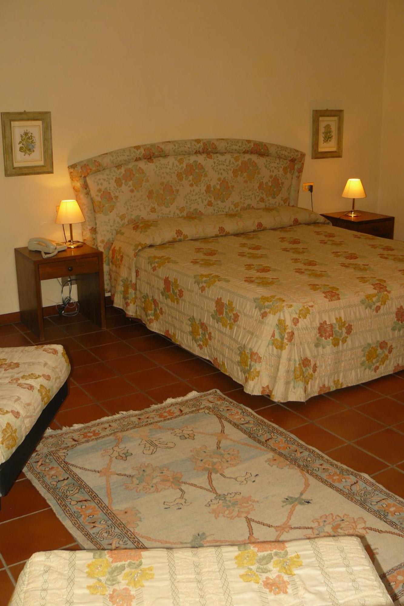 Hotel La Rocca Γκούμπιο Εξωτερικό φωτογραφία