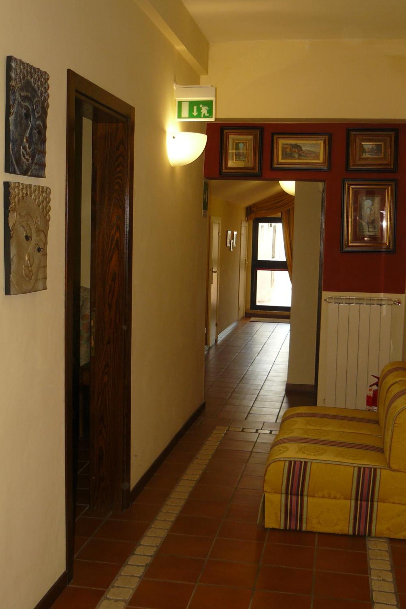Hotel La Rocca Γκούμπιο Εξωτερικό φωτογραφία