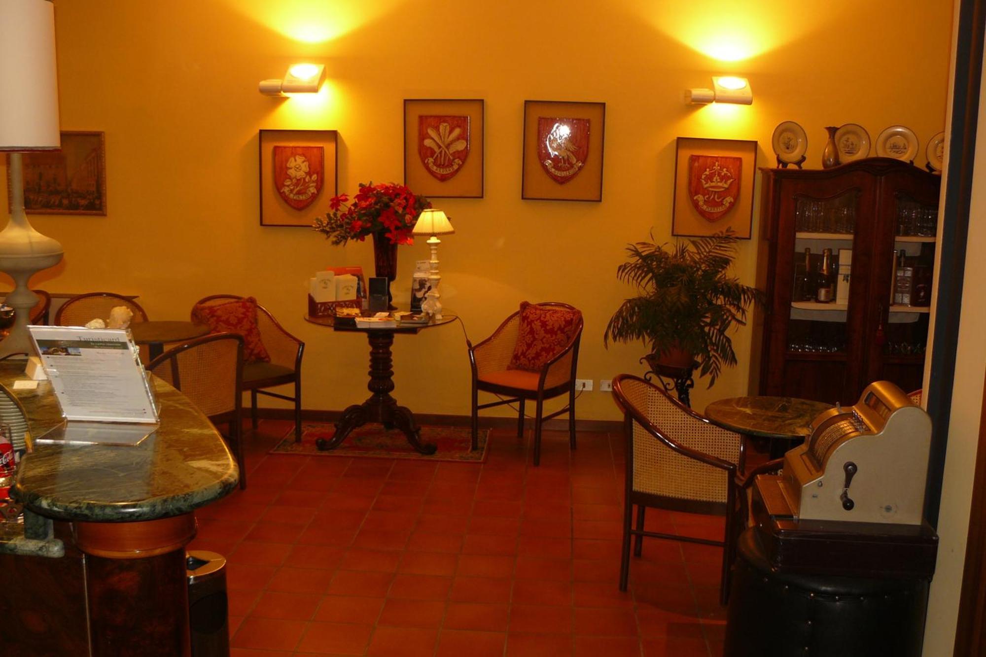 Hotel La Rocca Γκούμπιο Εξωτερικό φωτογραφία